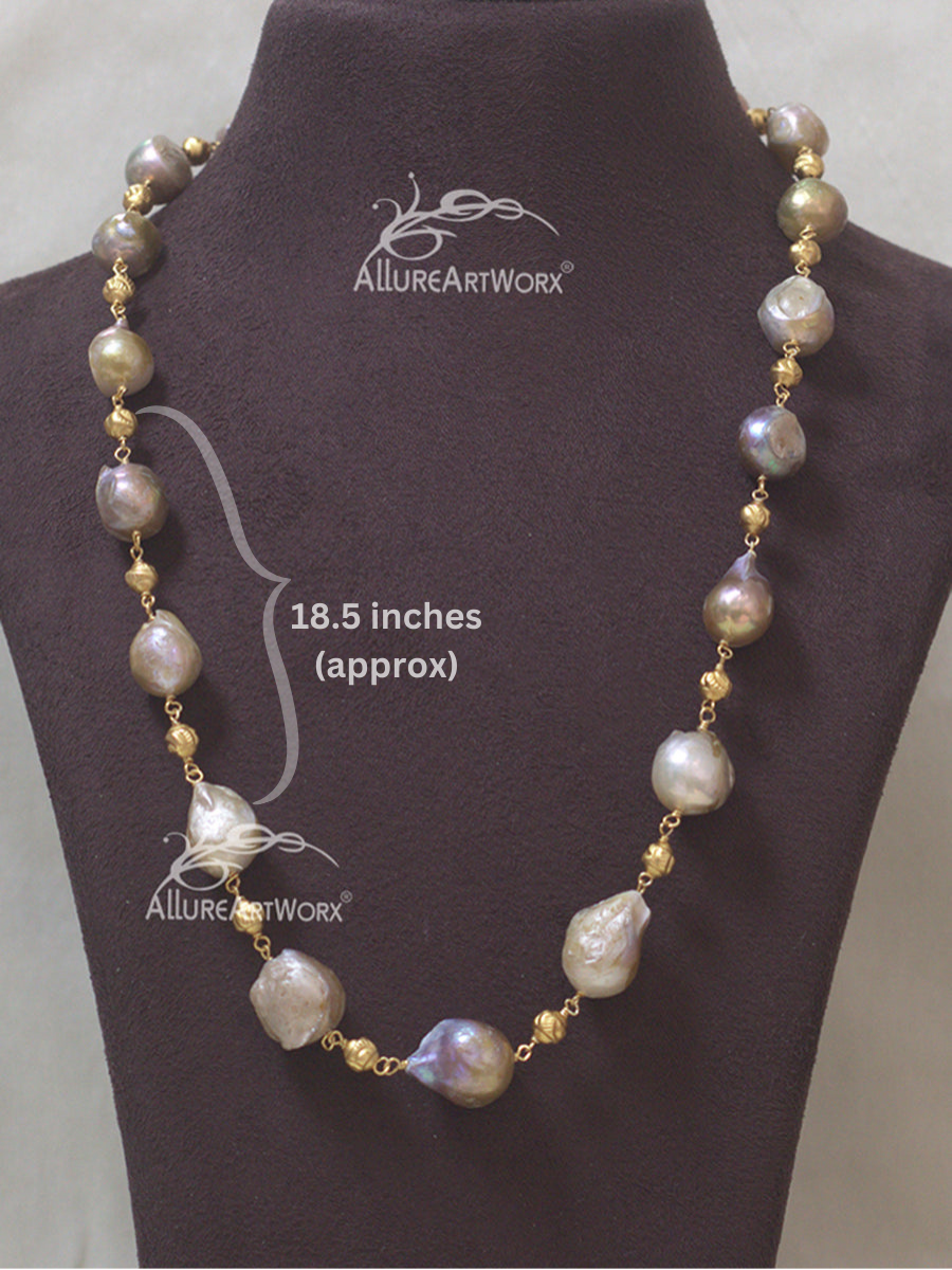 Pearl Baroques Neckpiece