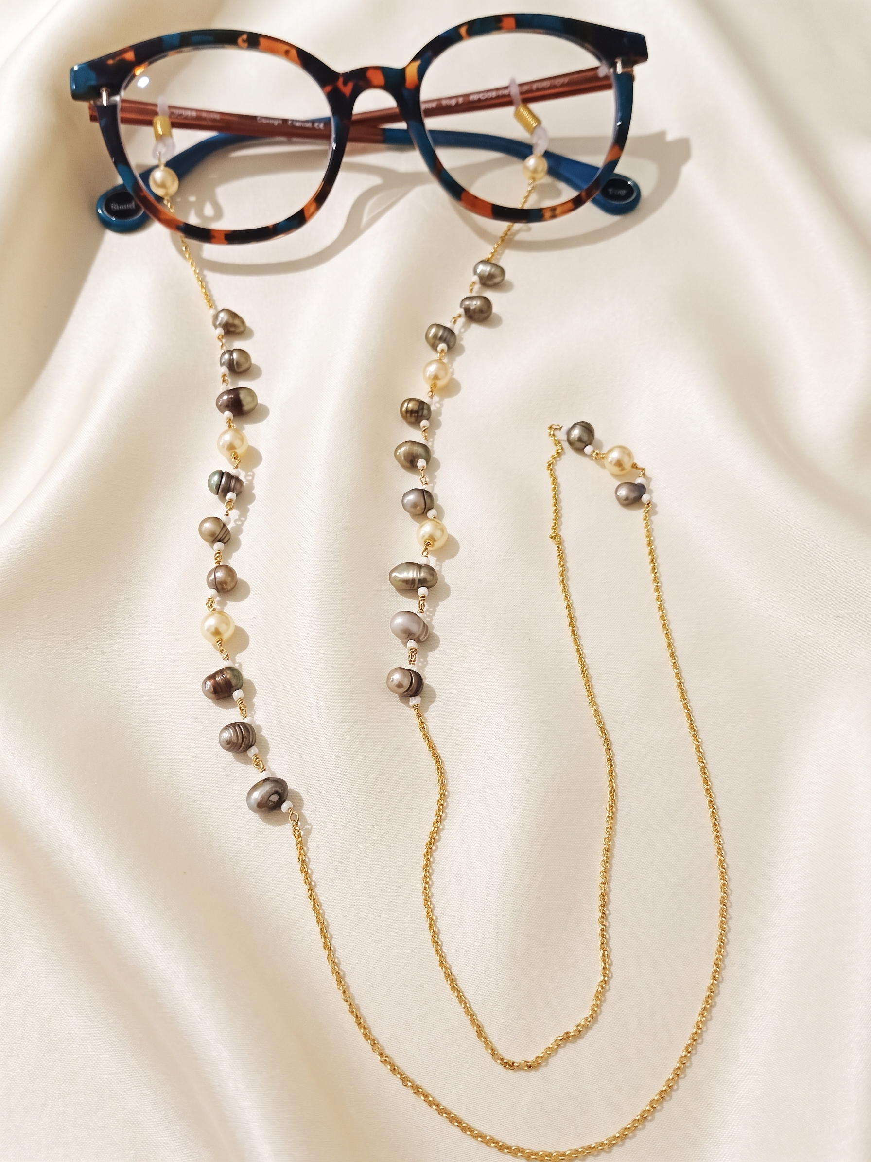 Pearl Baroques Earpods Chain