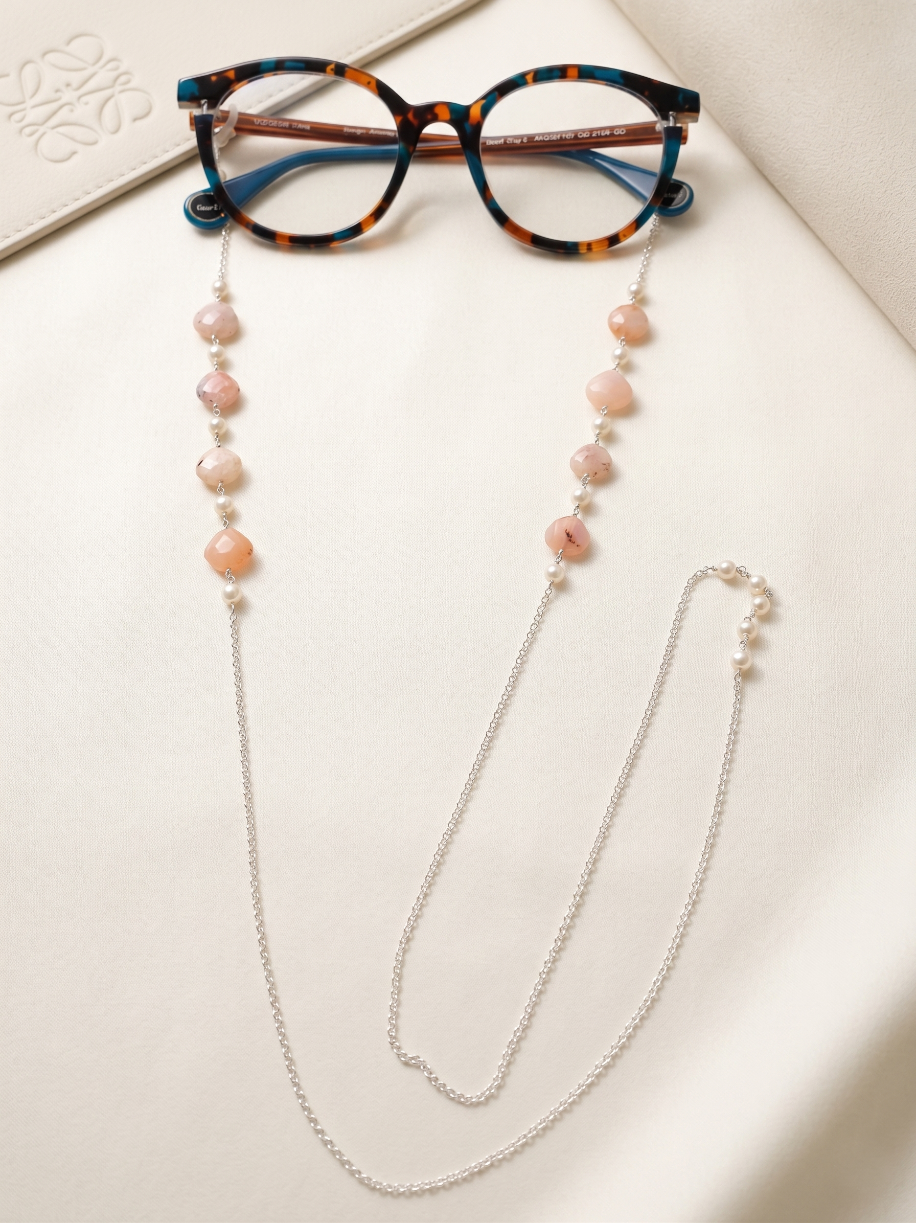 Opal Pearl Earpods Chain