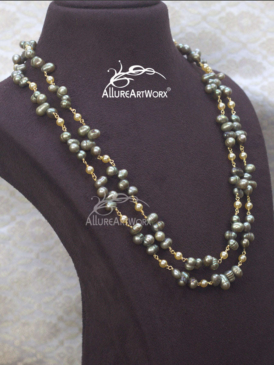 Pearl Neckpiece