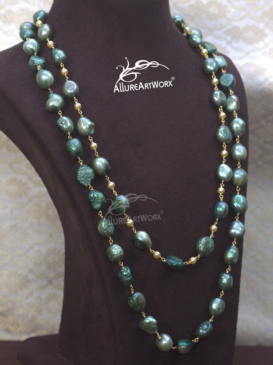 Pearl Neckpiece