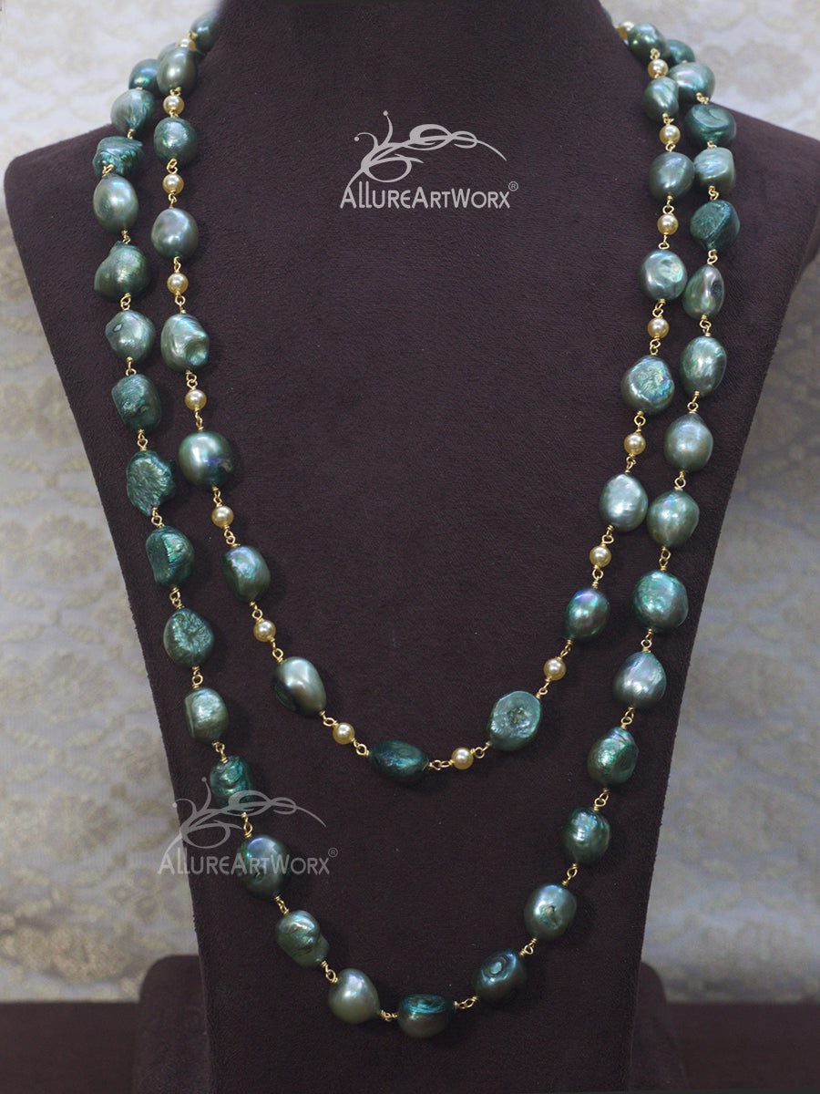 Pearl Neckpiece