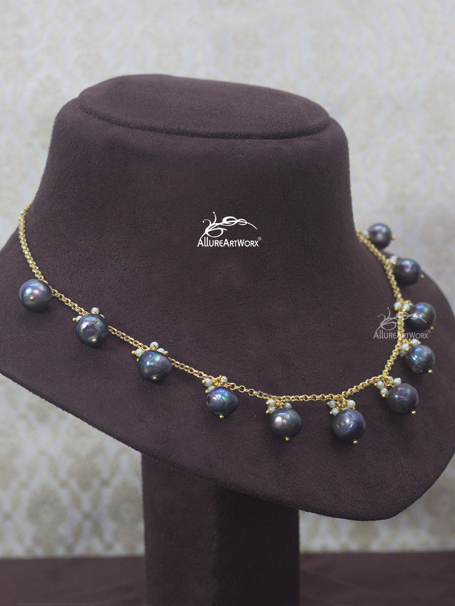 Pearl Neckpiece