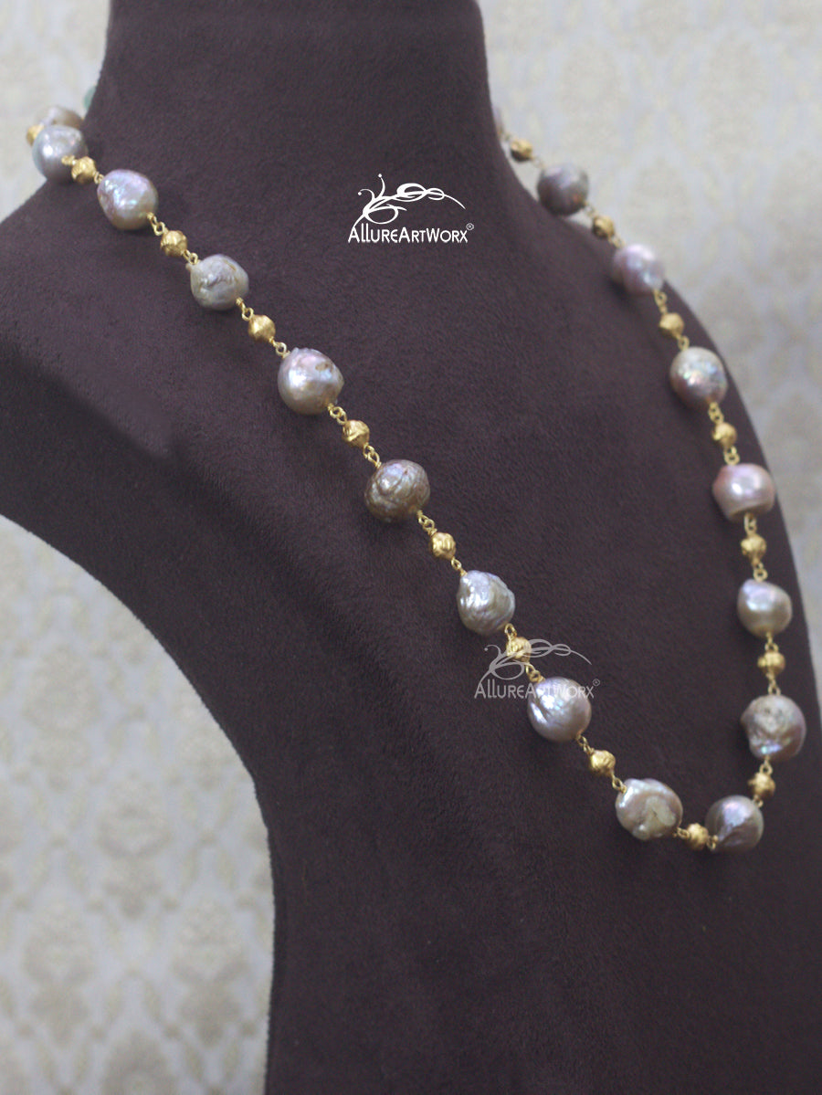 Pearl Baroques Neckpiece