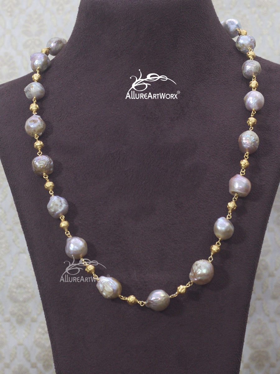 Pearl Baroques Neckpiece