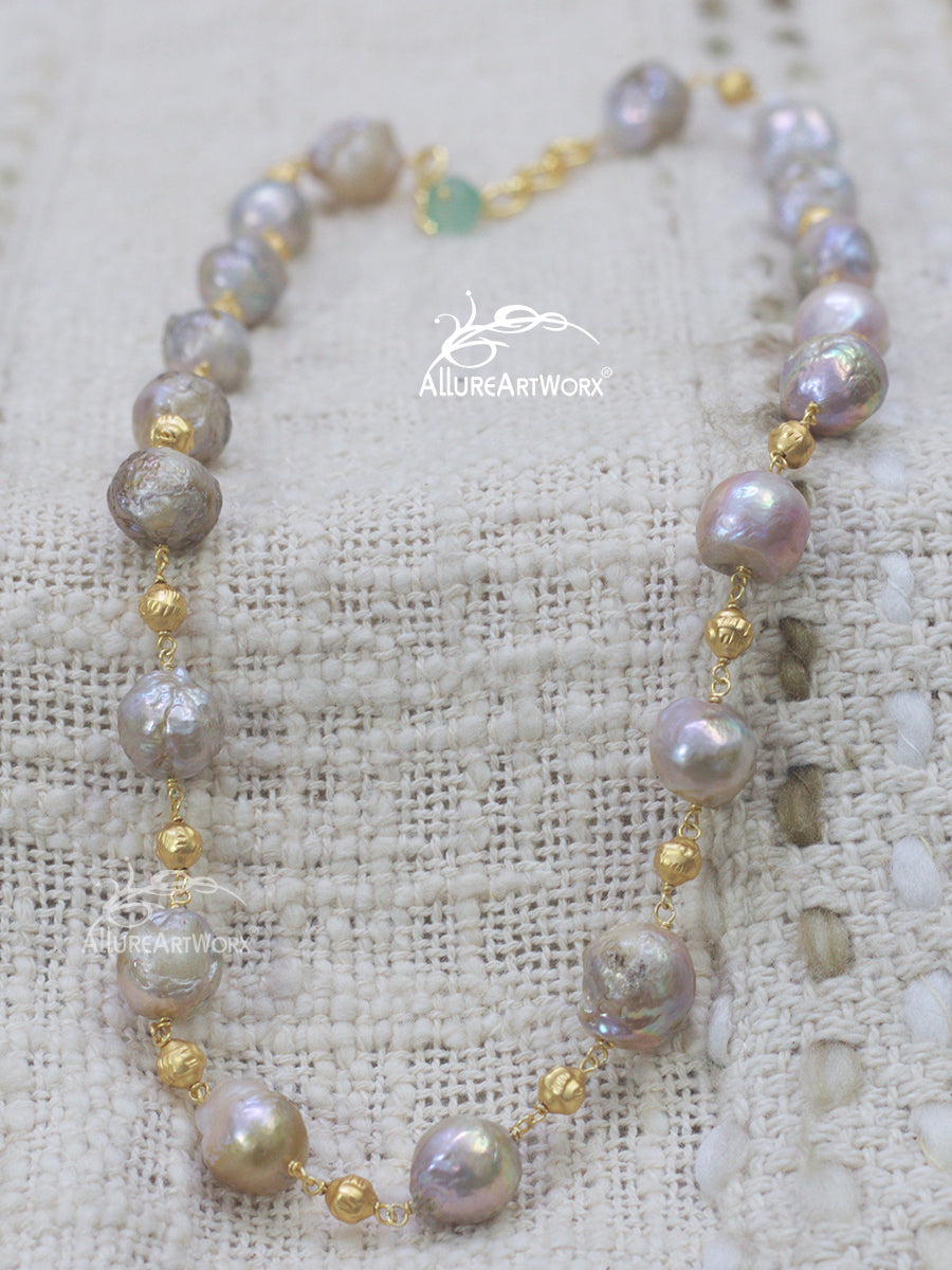 Pearl Baroques Neckpiece