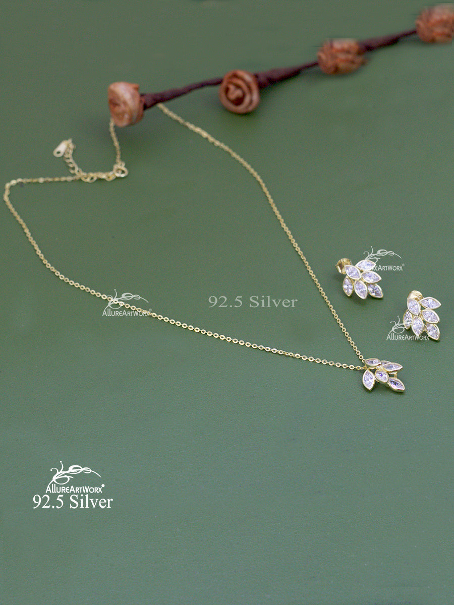 Ara Silver Pendant Set