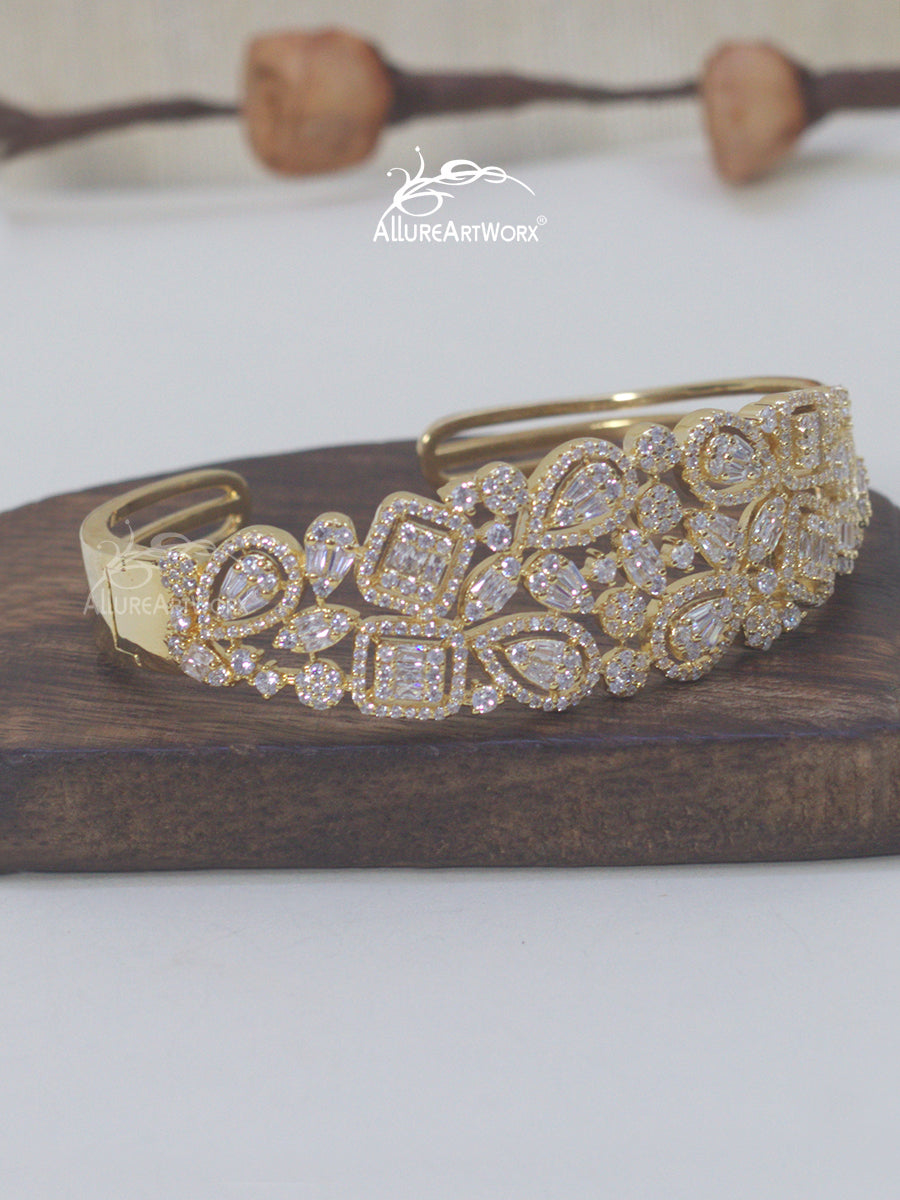 Dazzling Bracelet(Cuff)