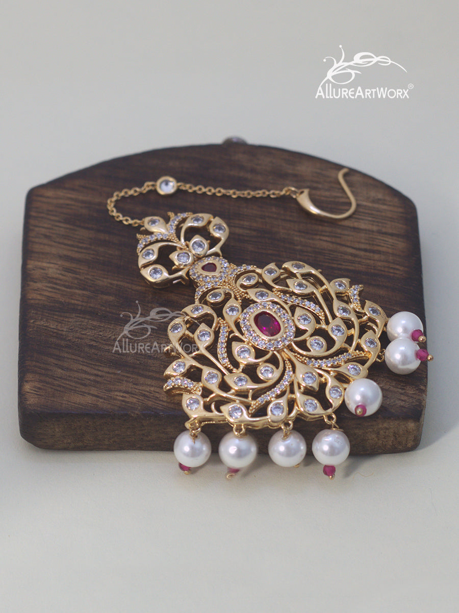 Traditional Maangtika