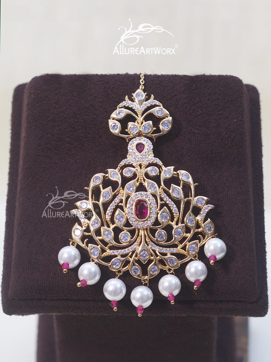 Traditional Maangtika