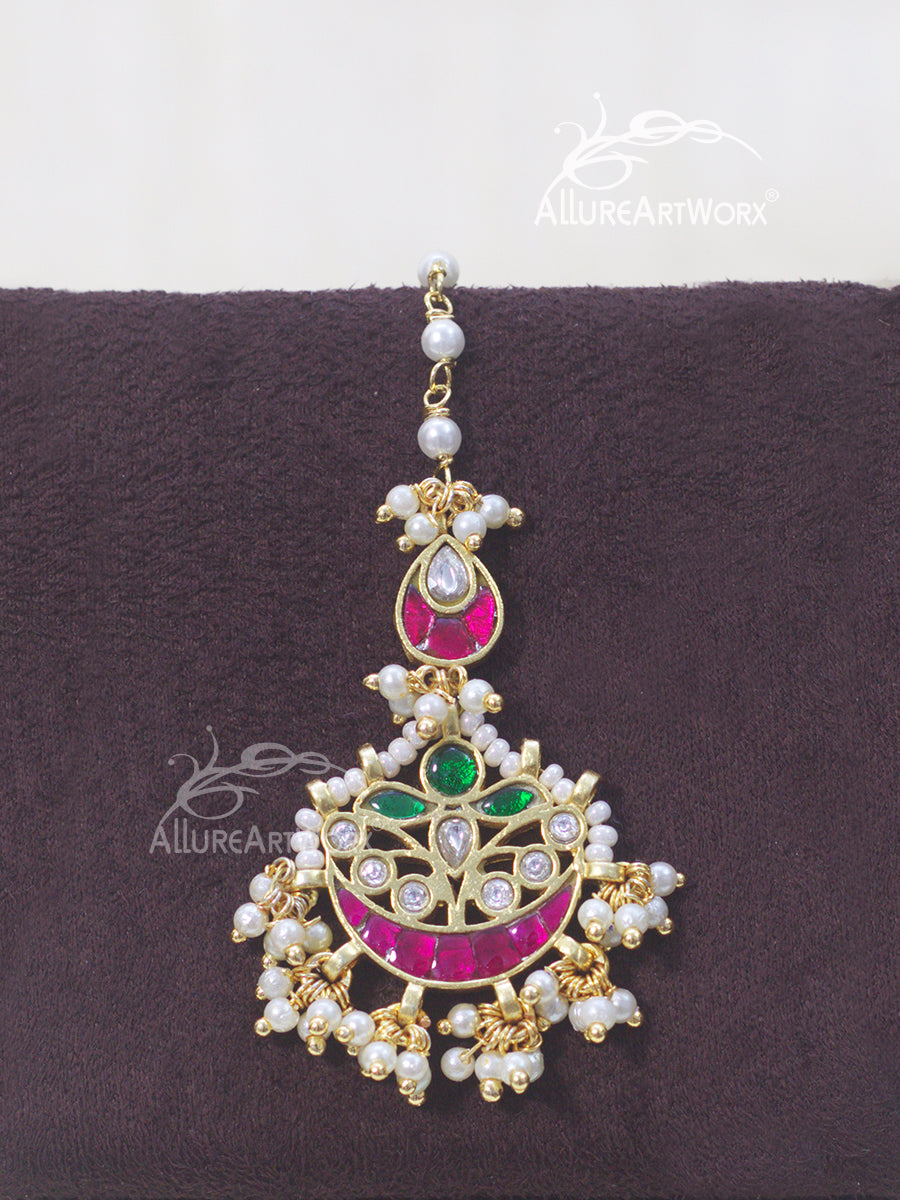 Traditional Maangtika