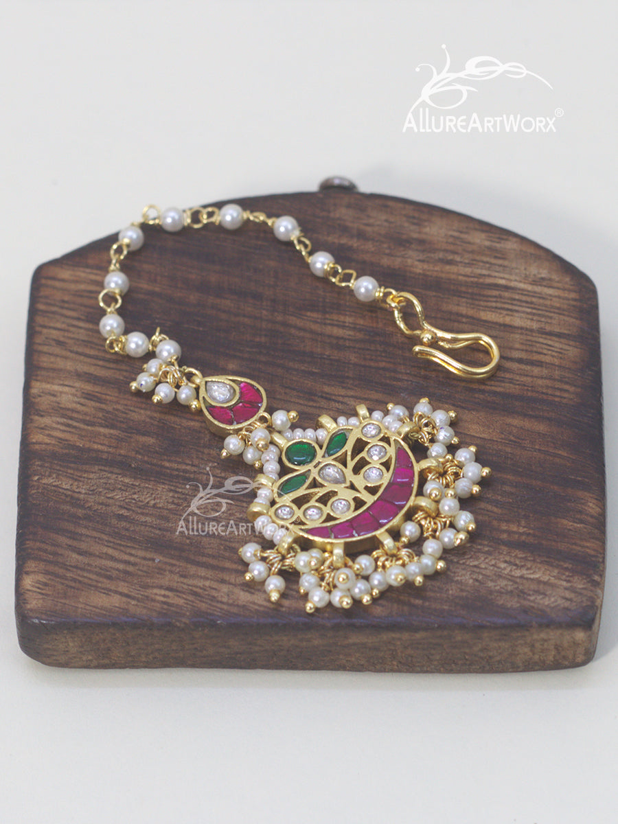 Traditional Maangtika