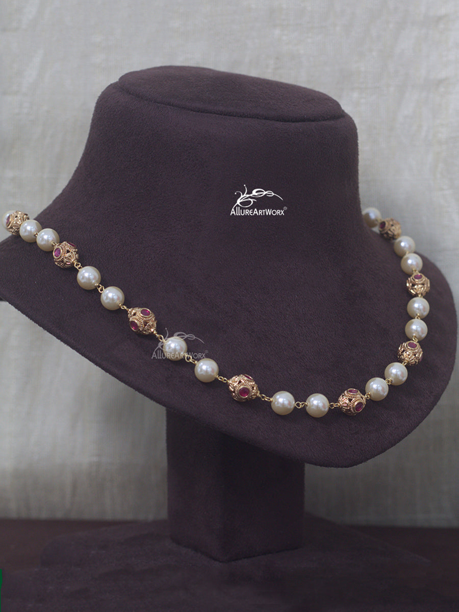 Pearl Neckpiece