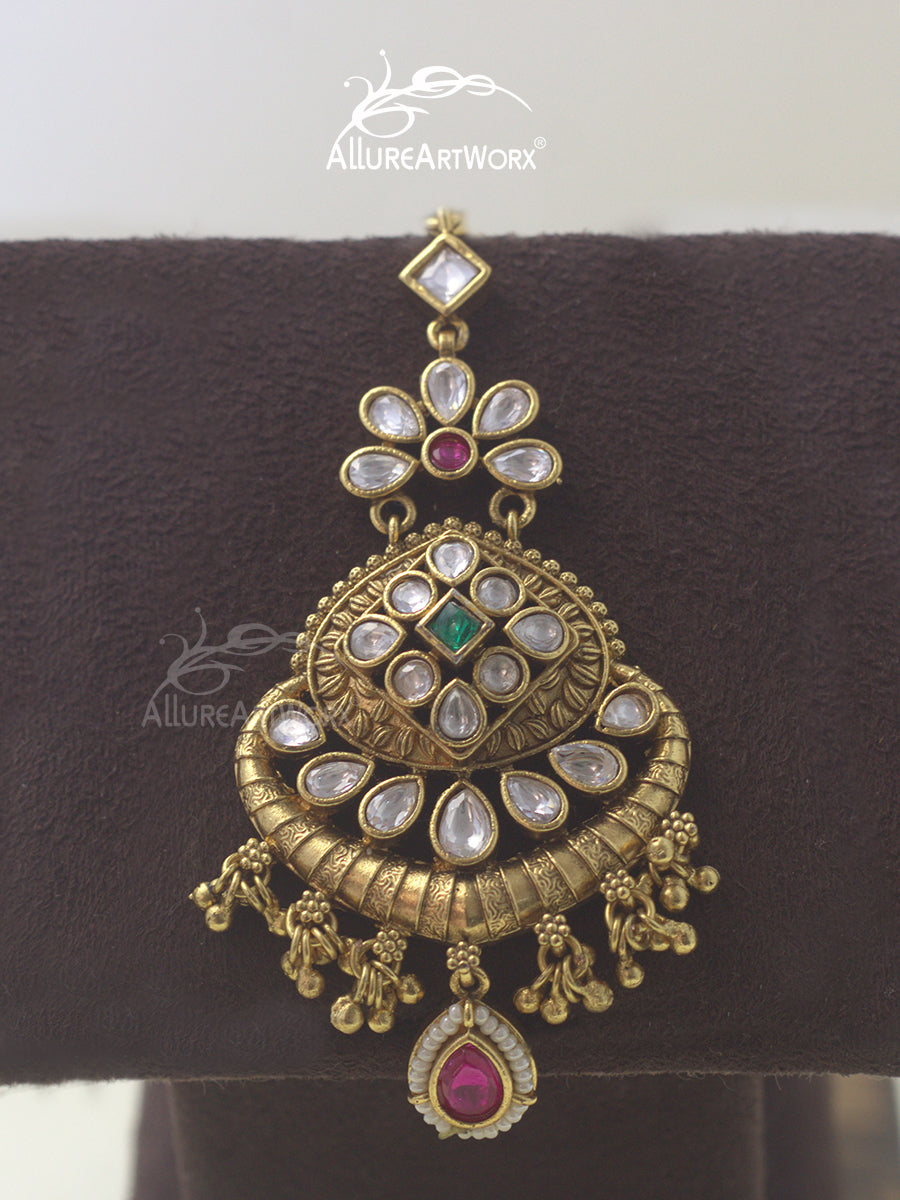 Traditional Maangtika