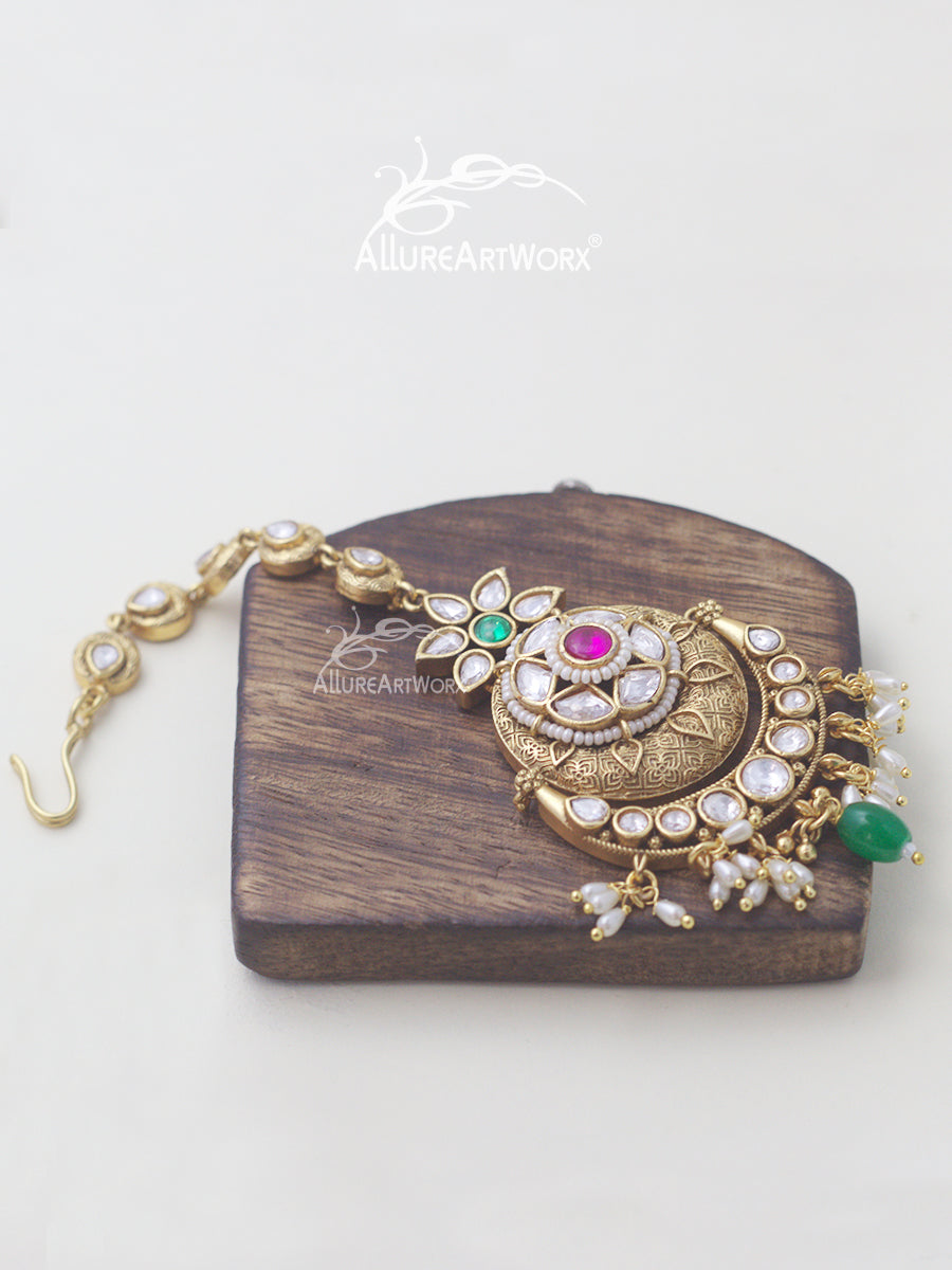 Traditional Maangtika