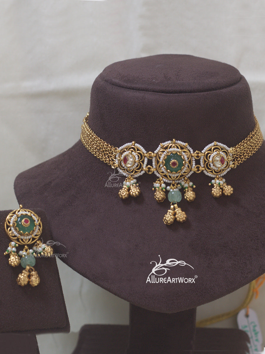 Traditional Choker