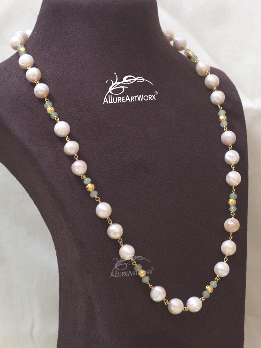Pearl Neckpiece