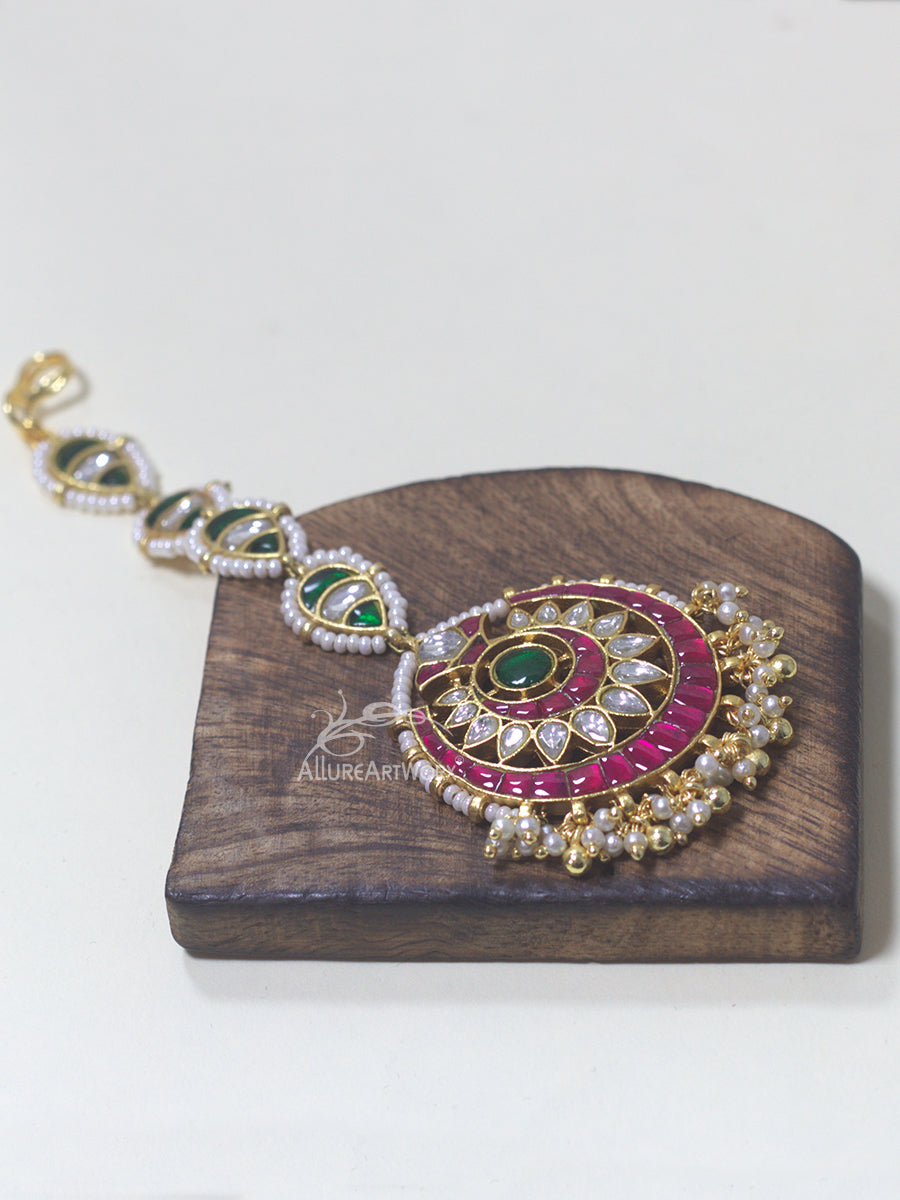 Traditional Maangtika