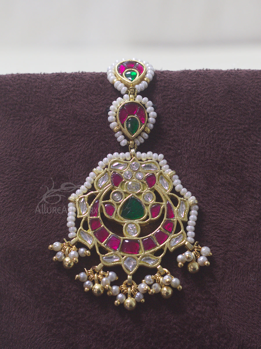 Traditional Maangtika