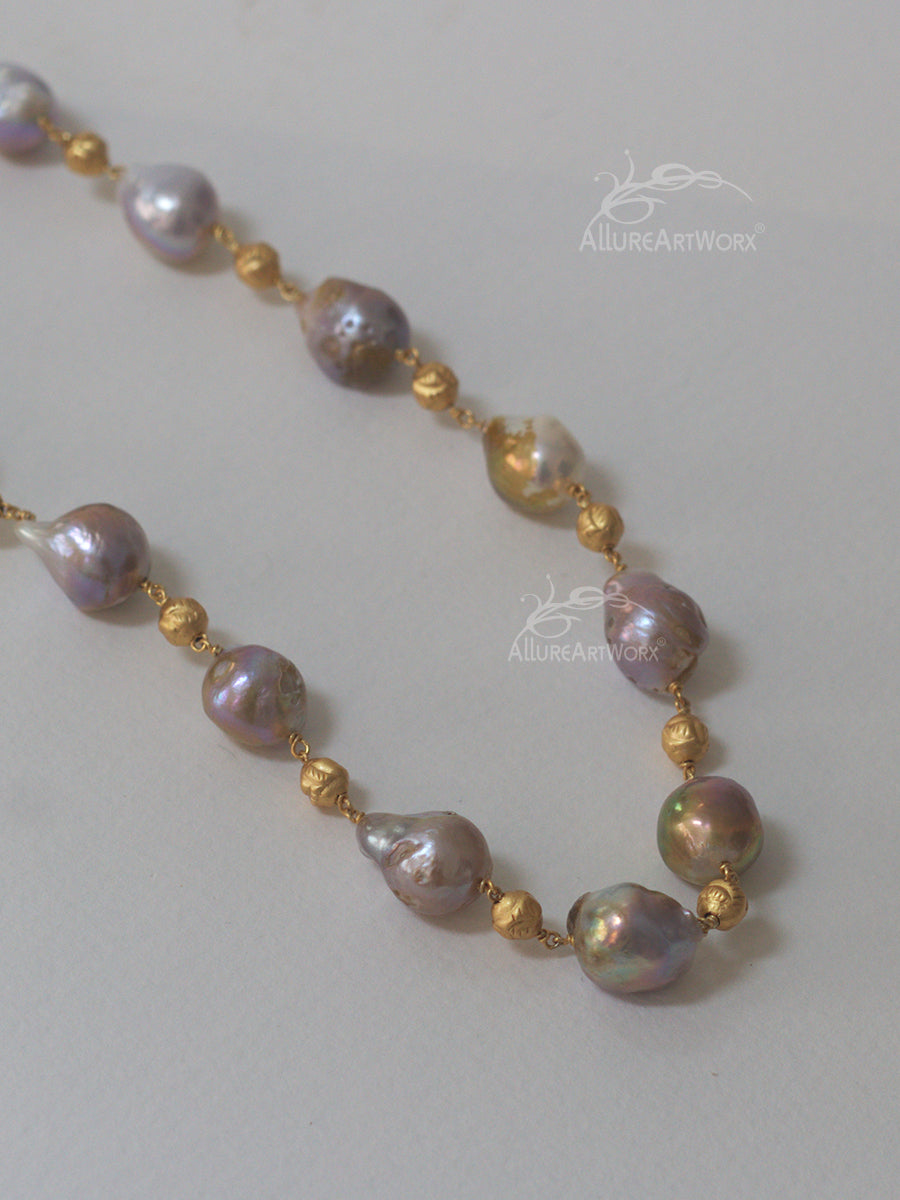 Pearl Baroques Neckpiece