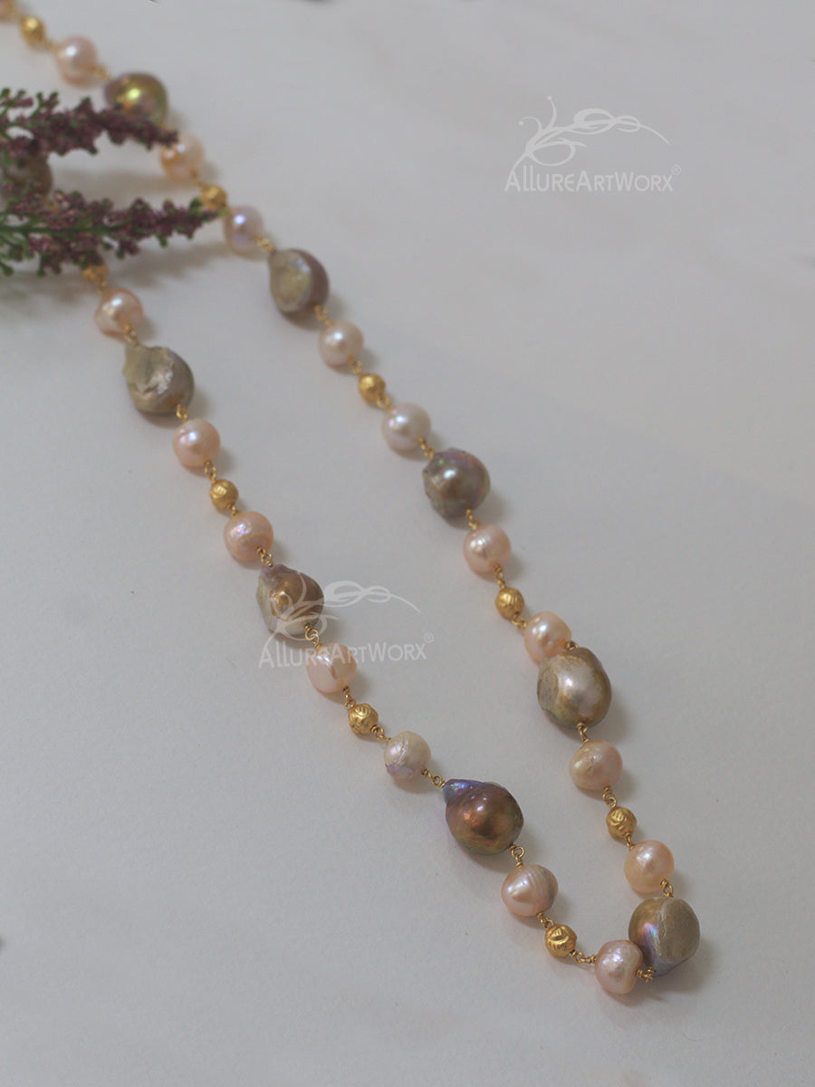Pearl Baroques Neckpiece