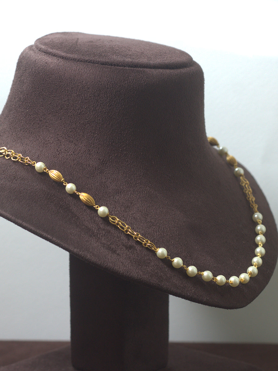 Trendy Pearl Neckpiece