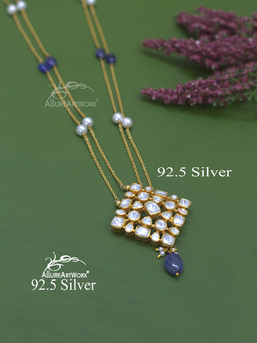 Aariana Silver Neckpiece