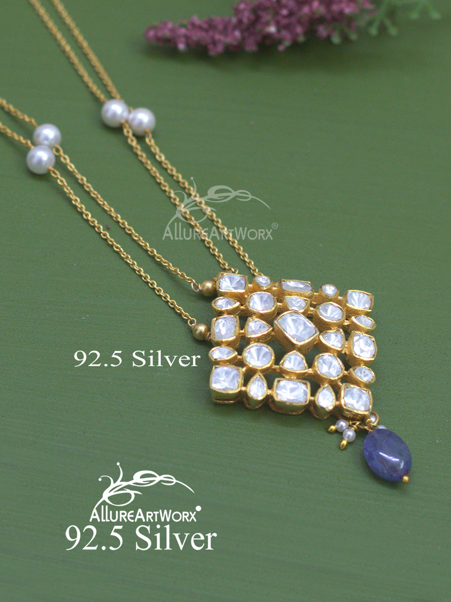 Aariana Silver Neckpiece