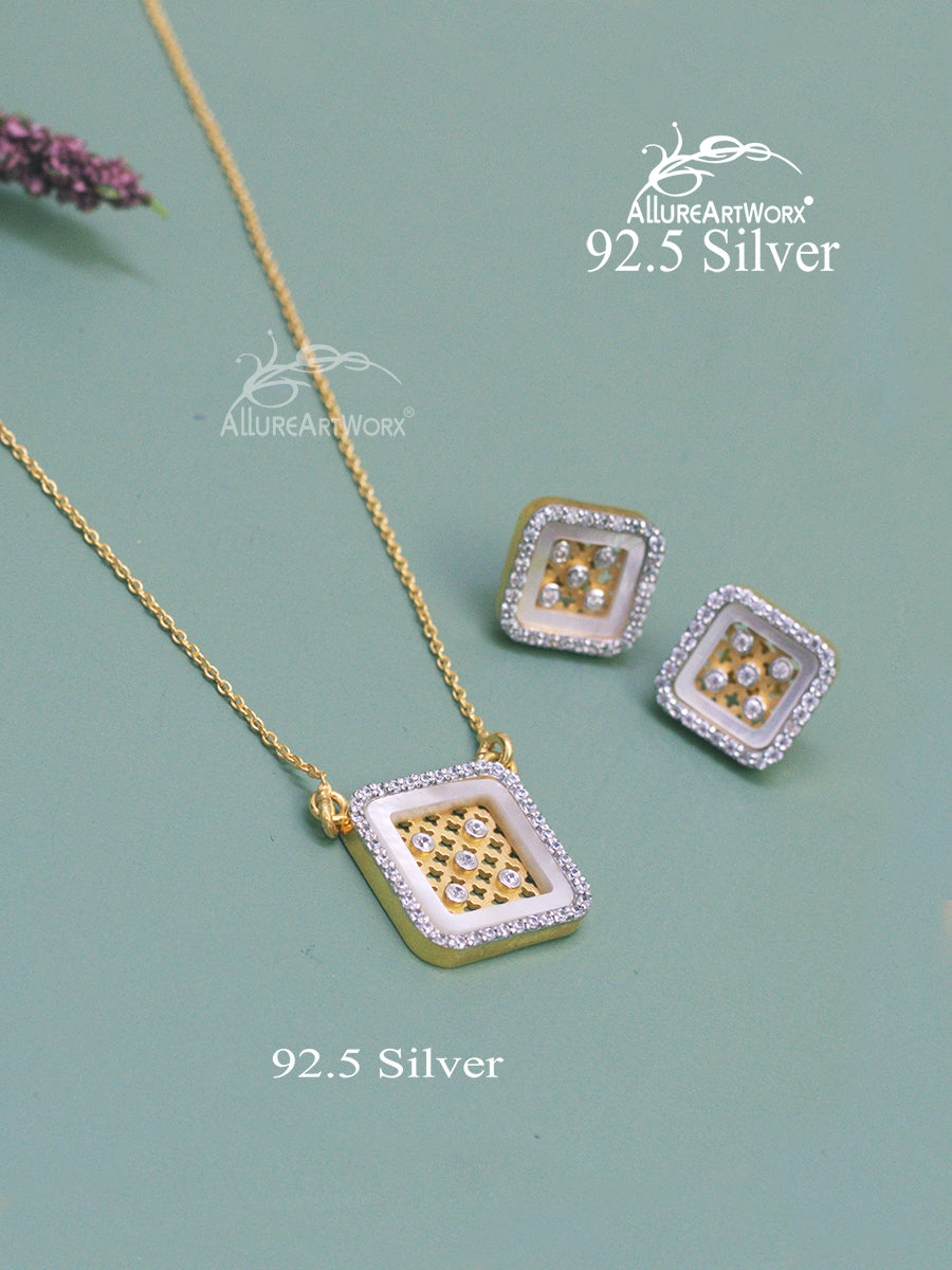 Nora Silver Pendant Set