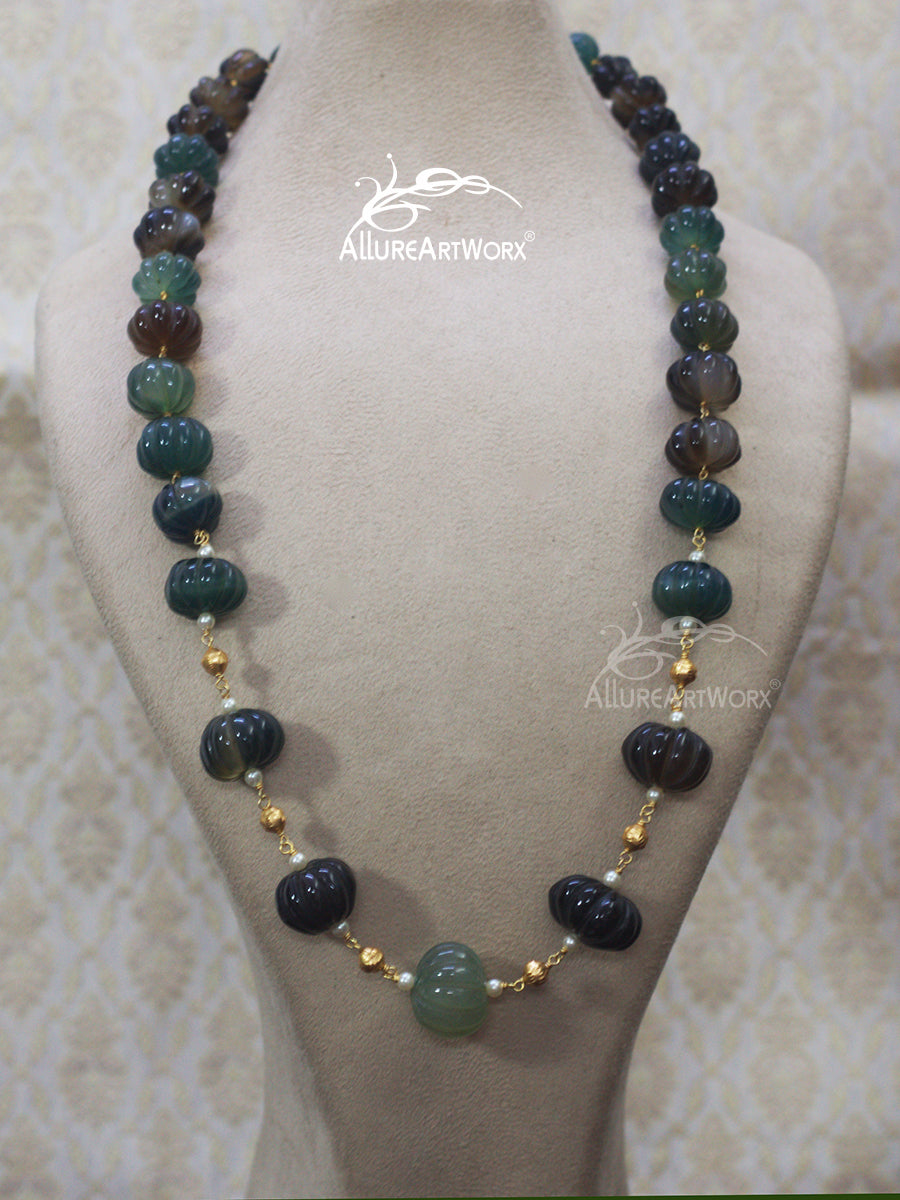 Onyx Neckpiece