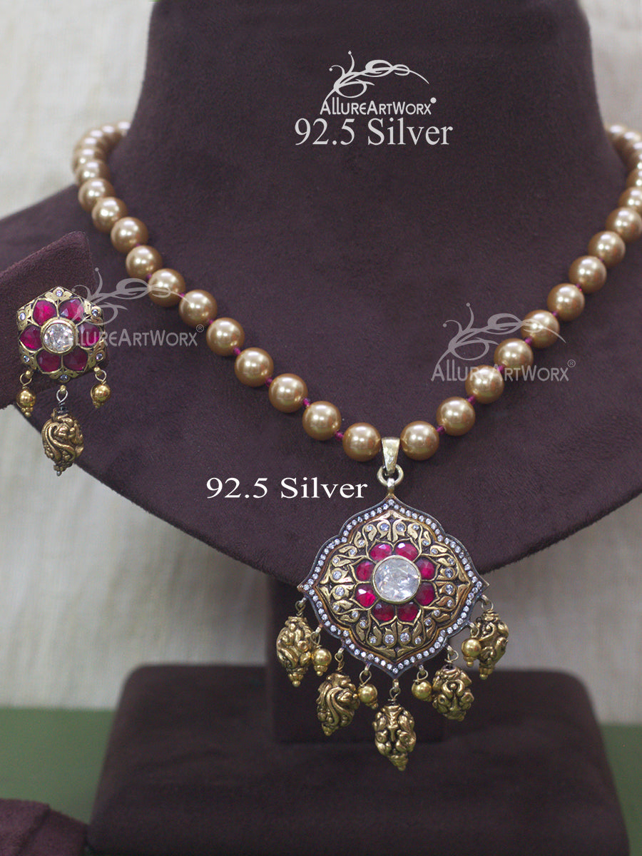 Abhirupa Silver Necklace