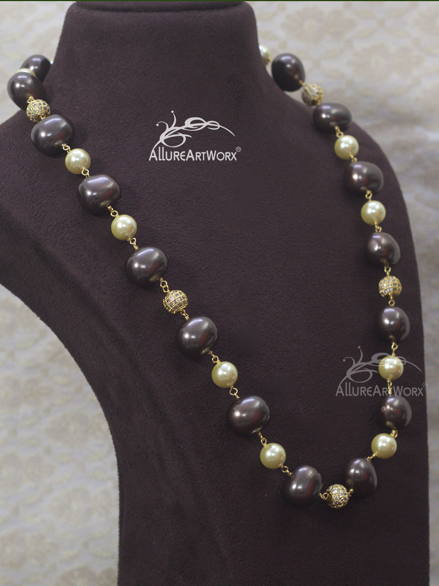 Pearl Neckpiece