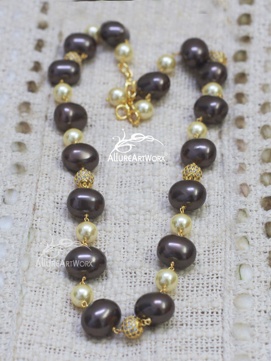 Pearl Neckpiece