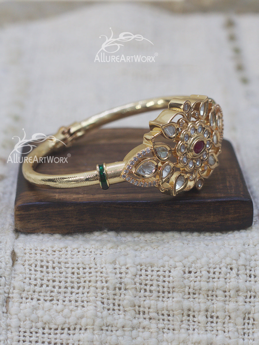 Kundan Bracelet(2.6)