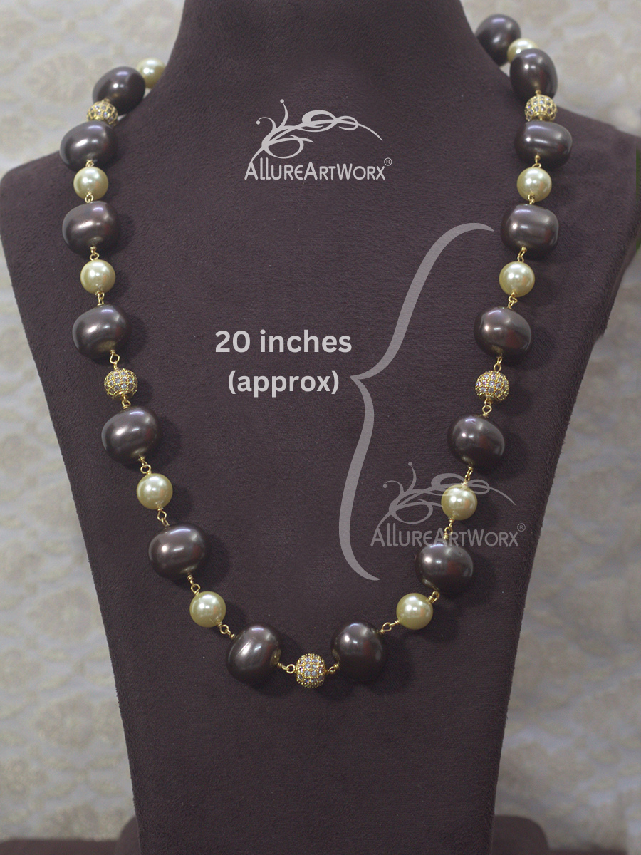 Pearl Neckpiece